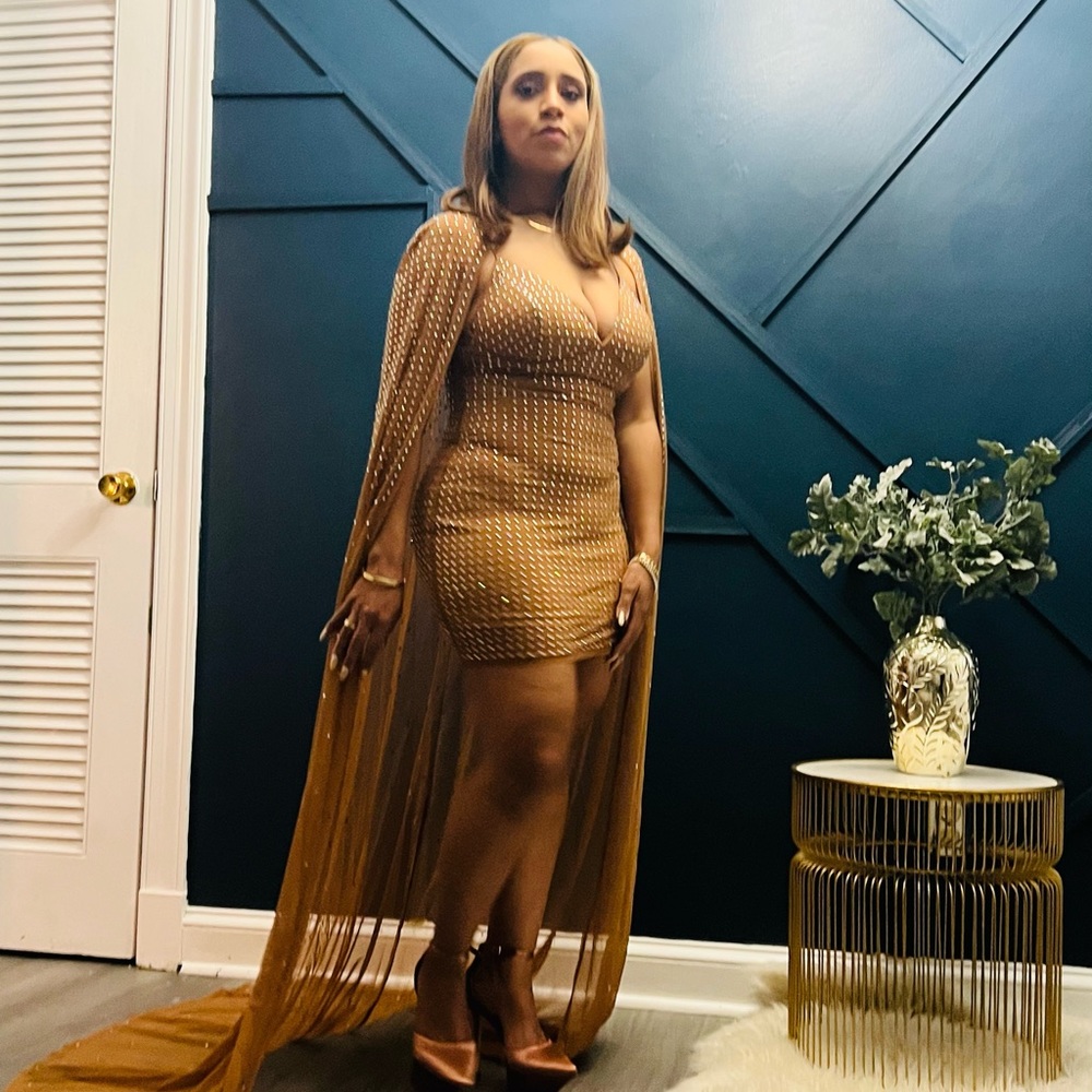 Dress - Picture 3 of 3